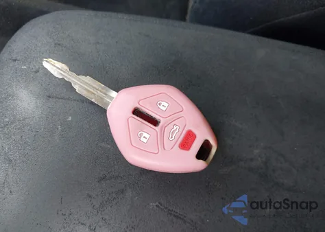 2010 Mitsubishi Outlander Es z USA, uszkodzony, nr VIN JA4AT2AW8AZ013032